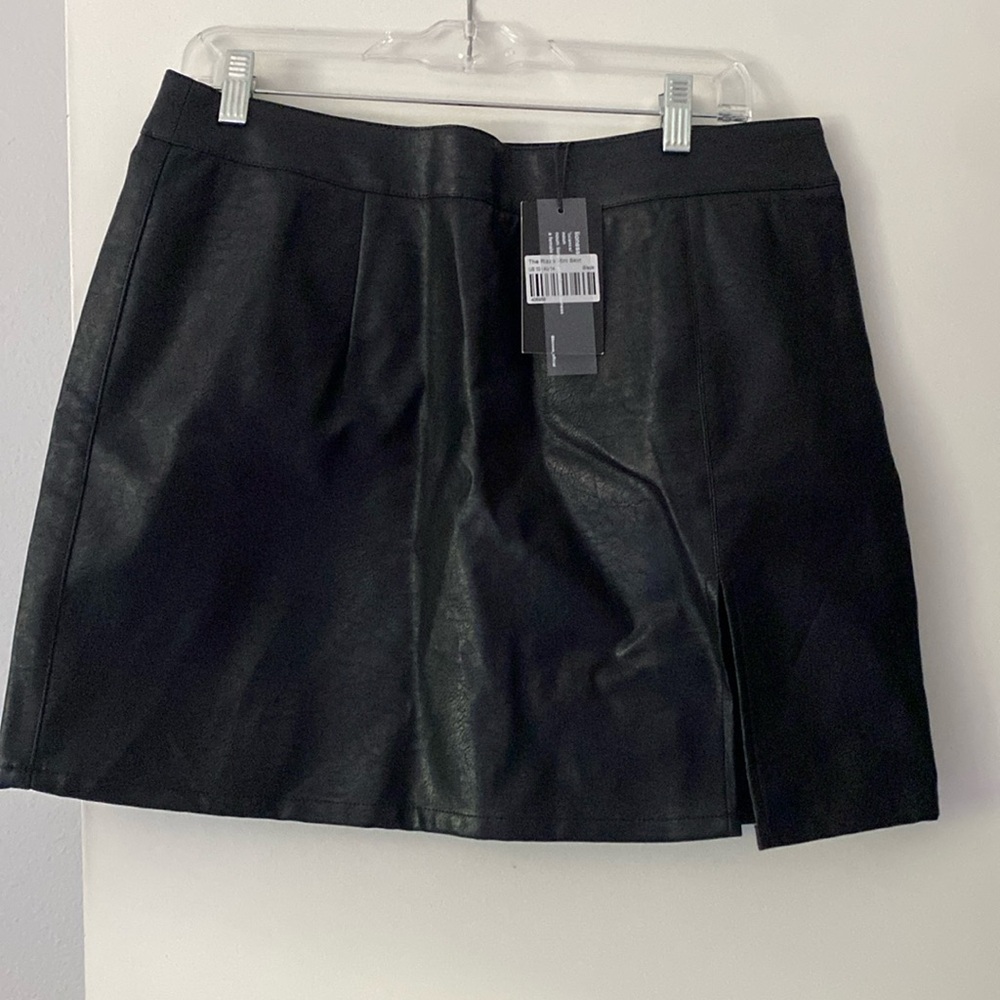 New Lioness Black pleather skirt, size 10/XL,